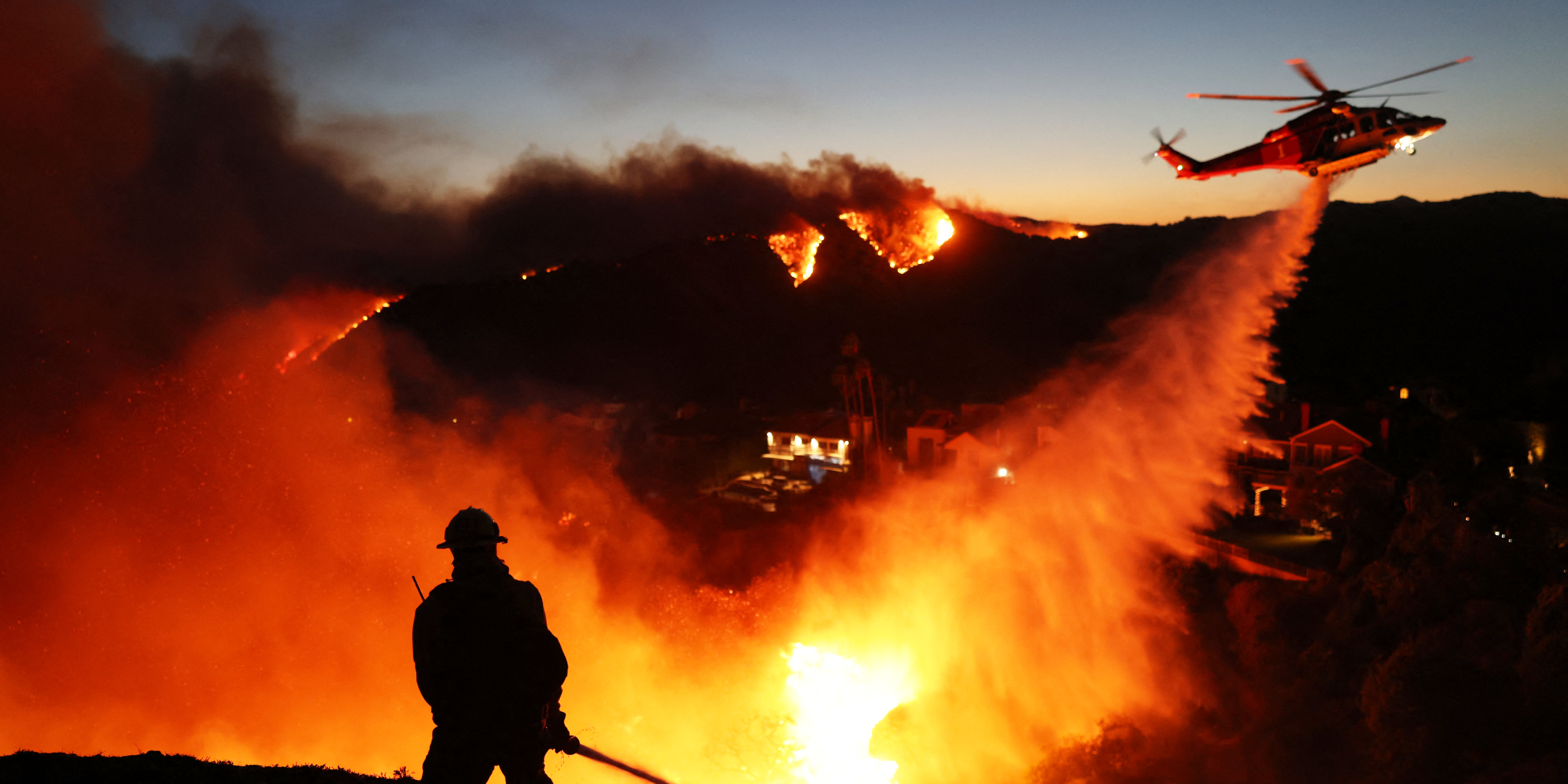 Fire personnel responding to the Palisades Fire, 2025 | Source: Getty Images