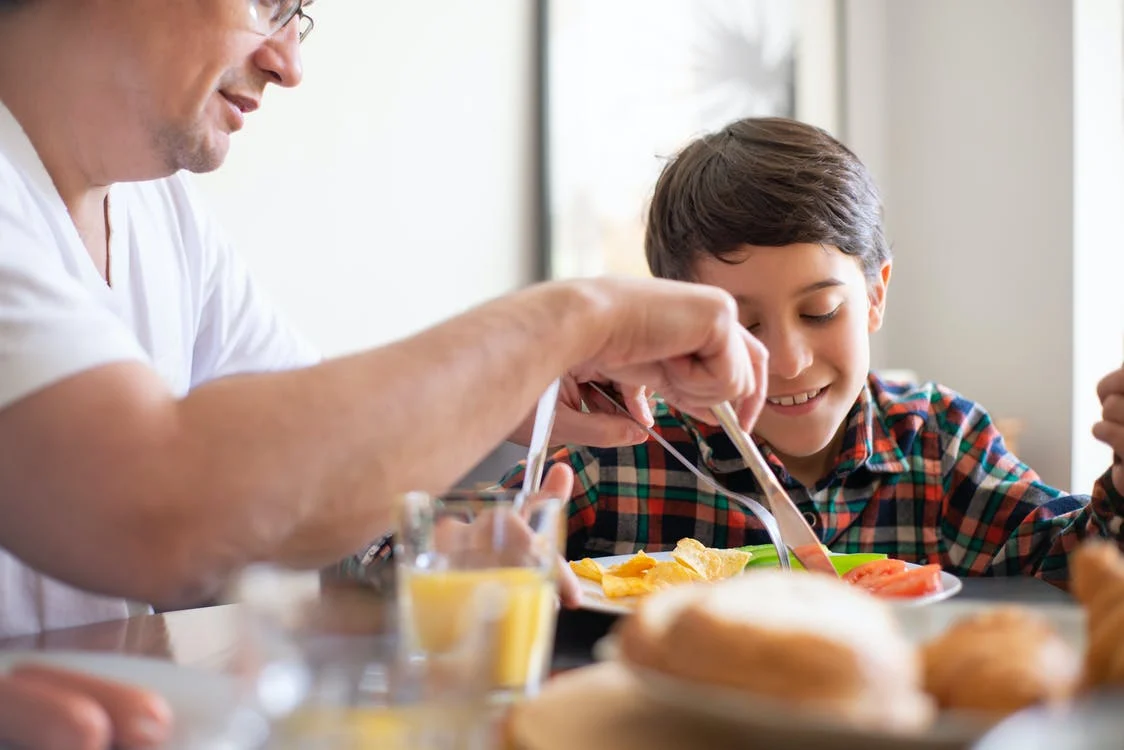 Jeffrey changed for the better, becoming a better stepfather to Richard. | Source: Pexels