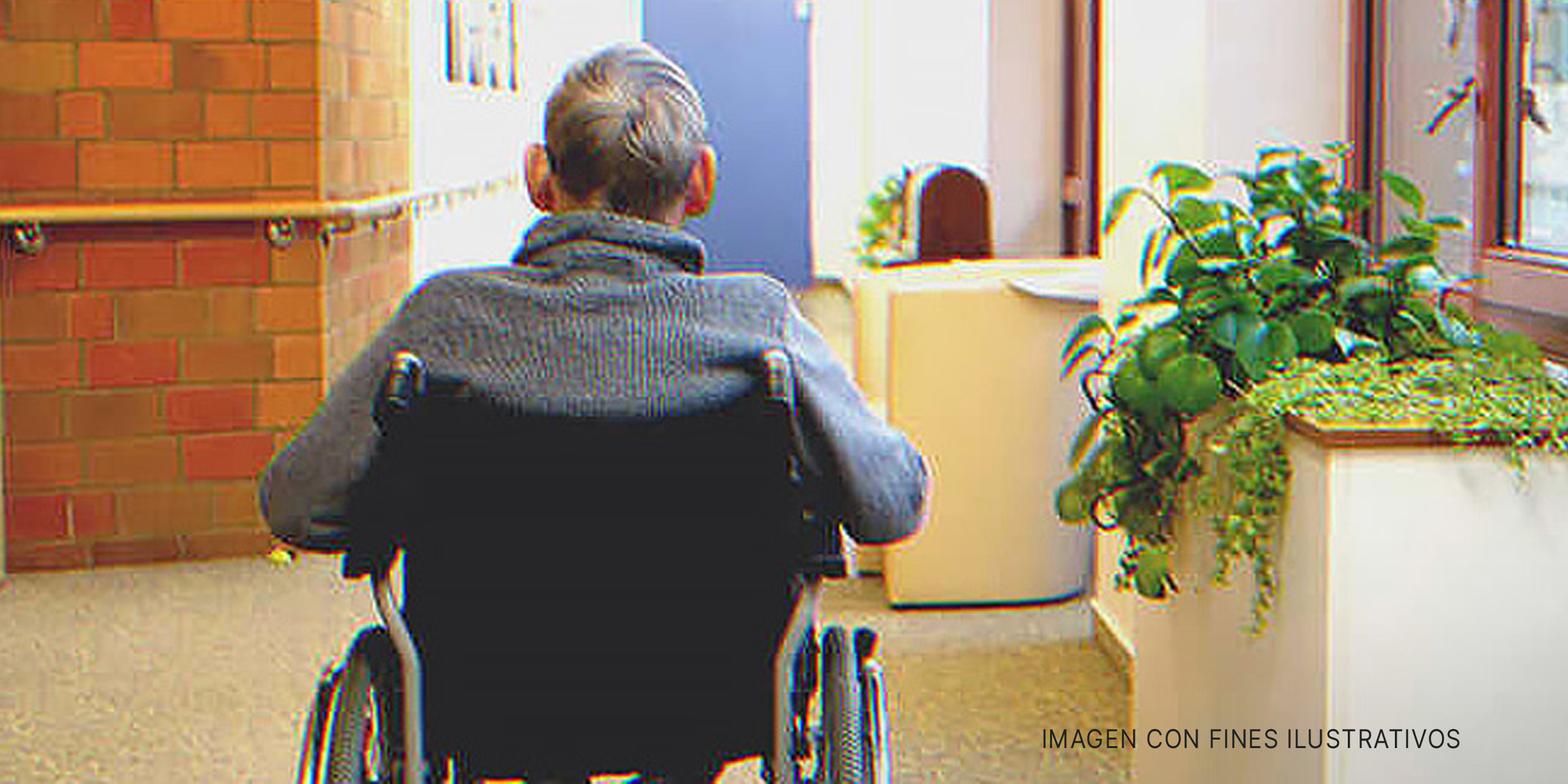 Hombre mayor en silla de ruedas | Fuente: Shutterstock