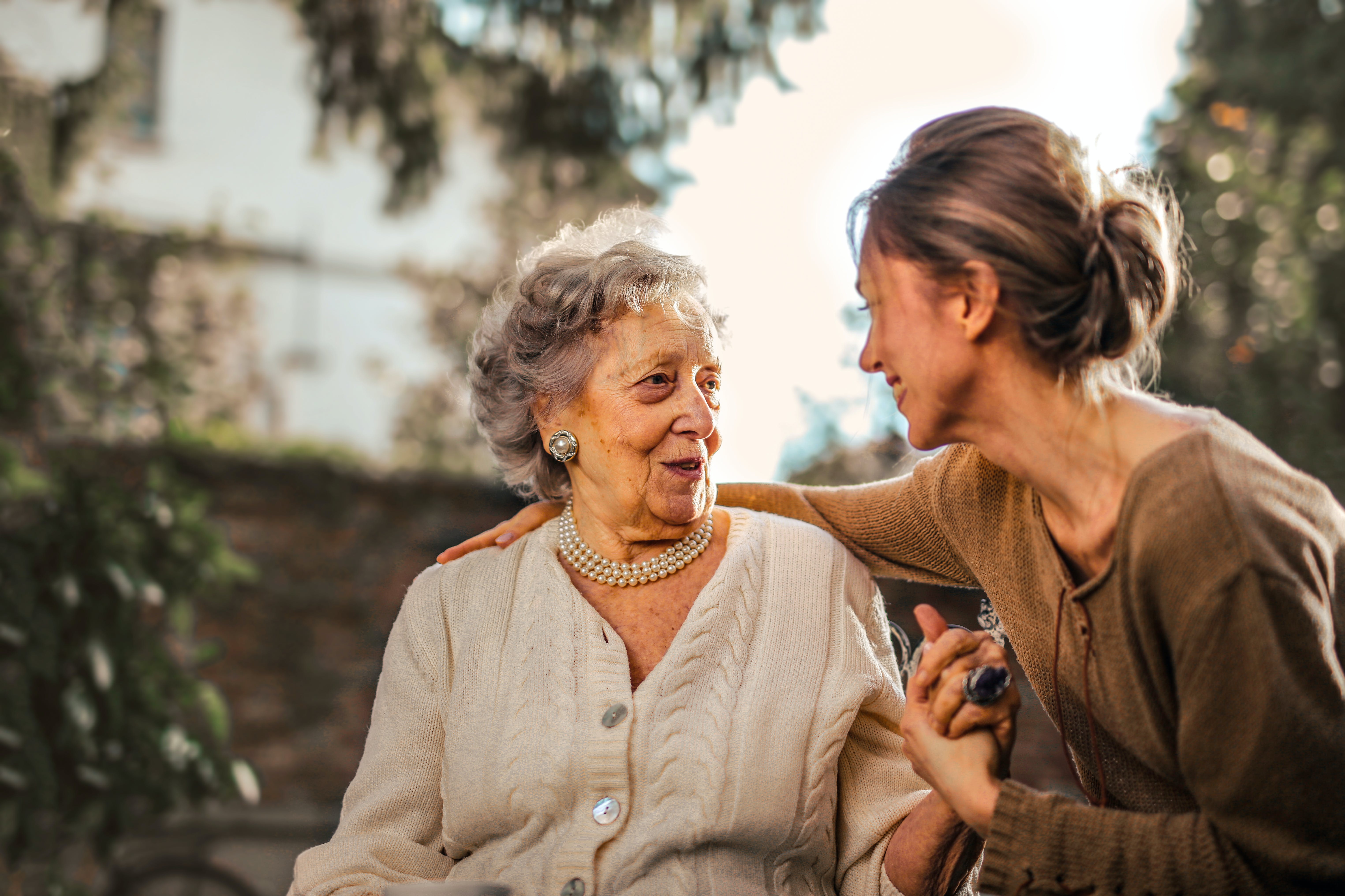 Madre e hija pasando el rato. | Fuente: Pexels