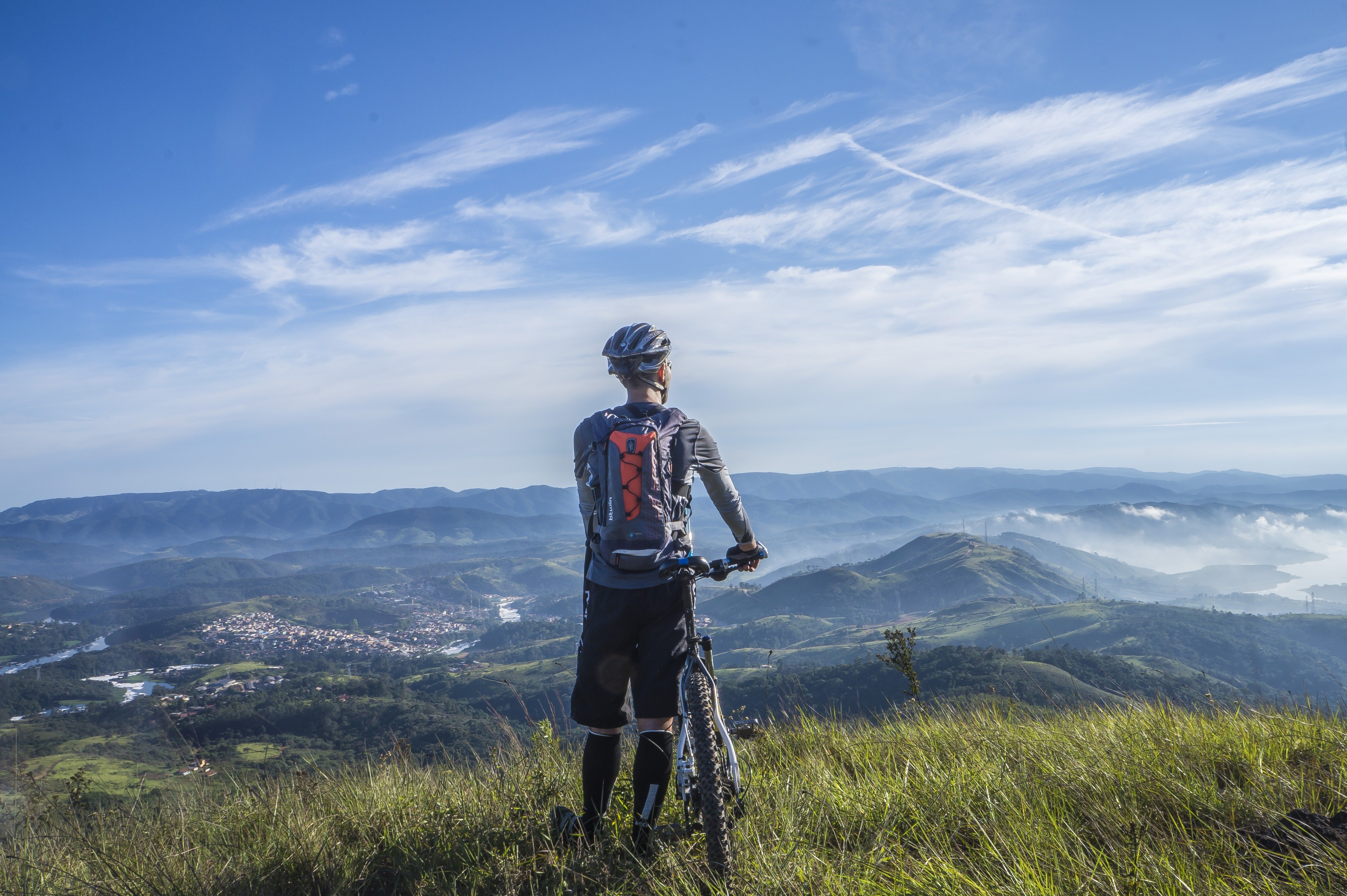 Carl wanted to establish his career as a cyclist. | Source: Pexels