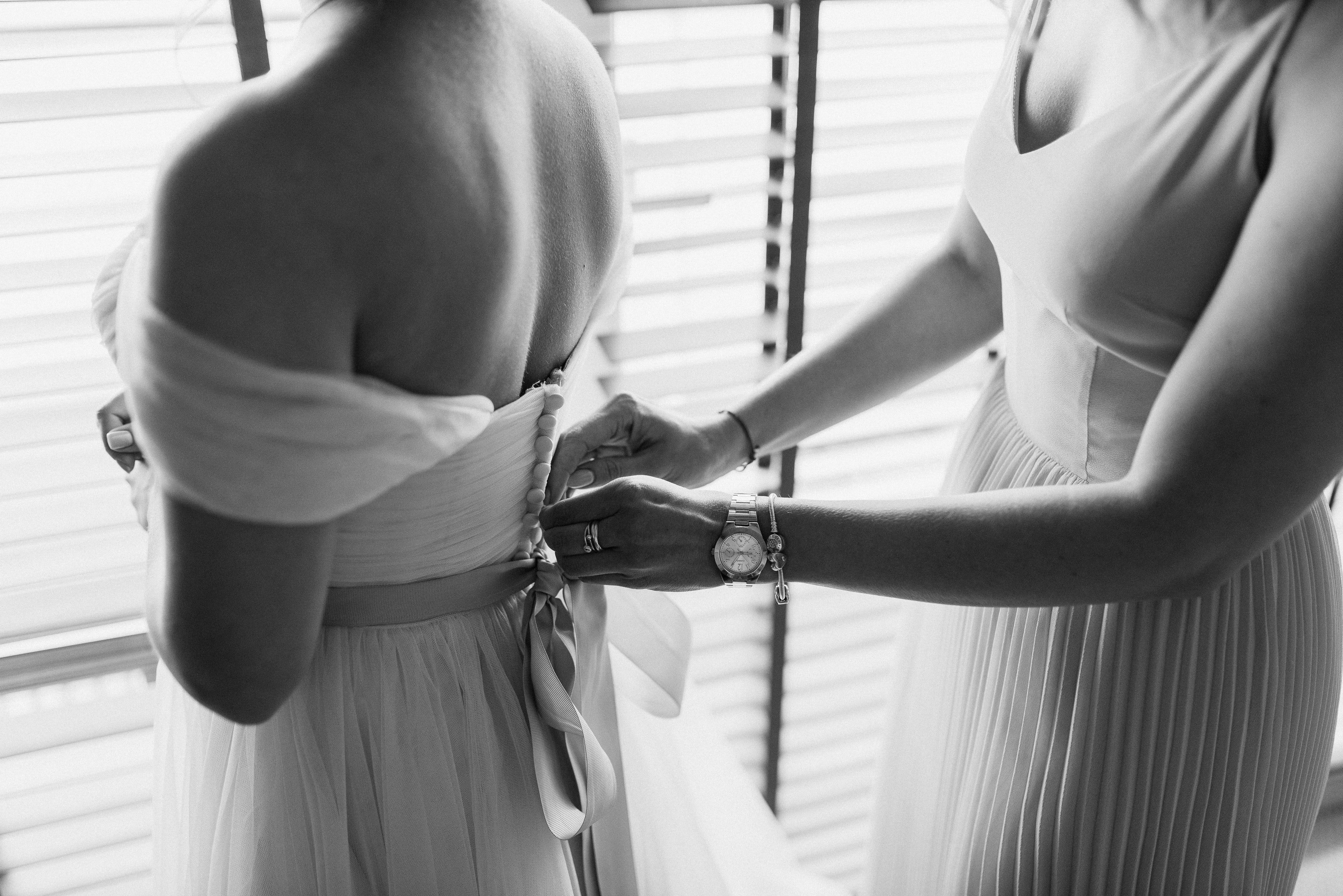 Lisa had been with her daughter in the dressing room when Bradley's mother strolled in to check out the beautiful bride | Source: Pexels