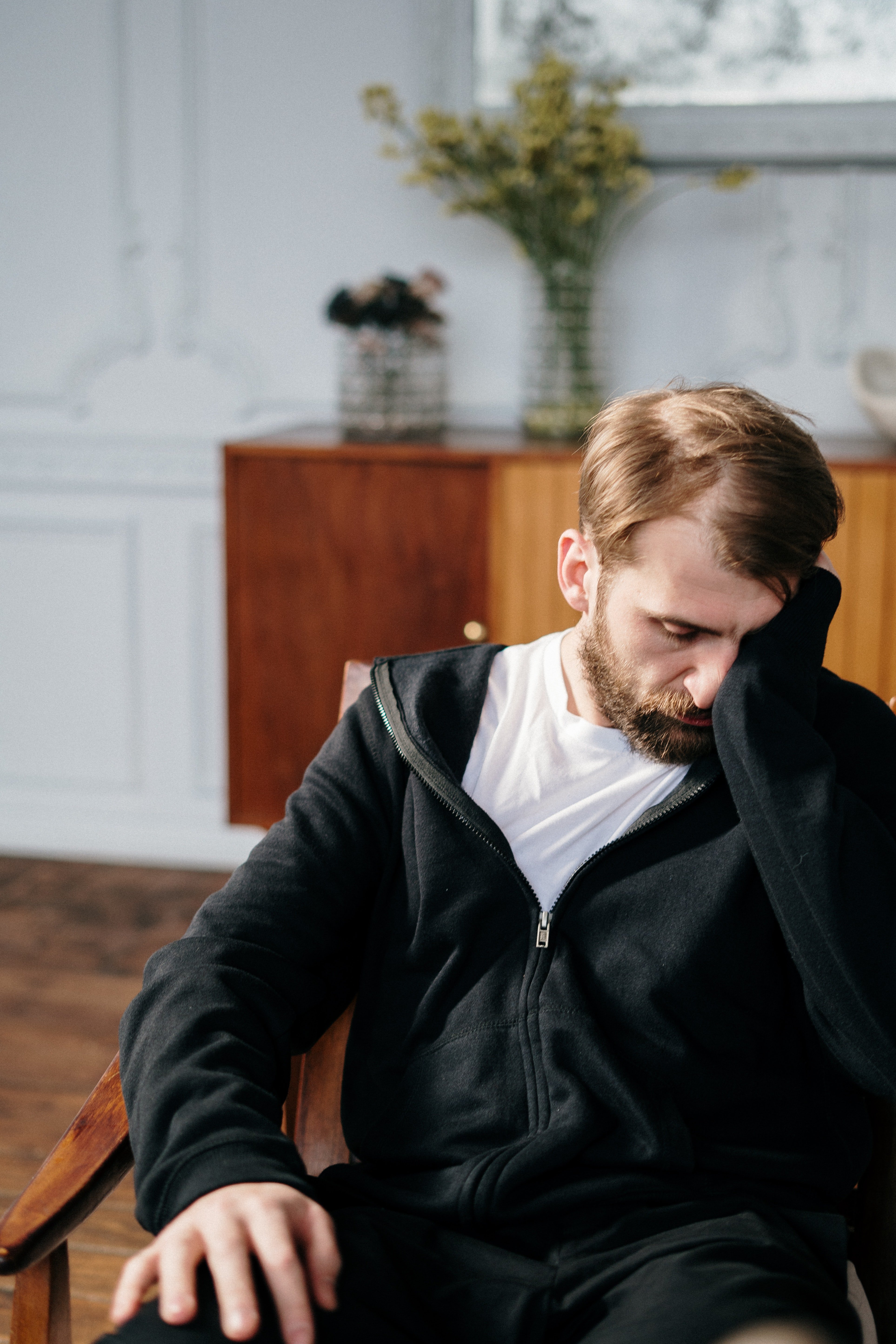 The man broke down as he shared his story. | Source: Pexels