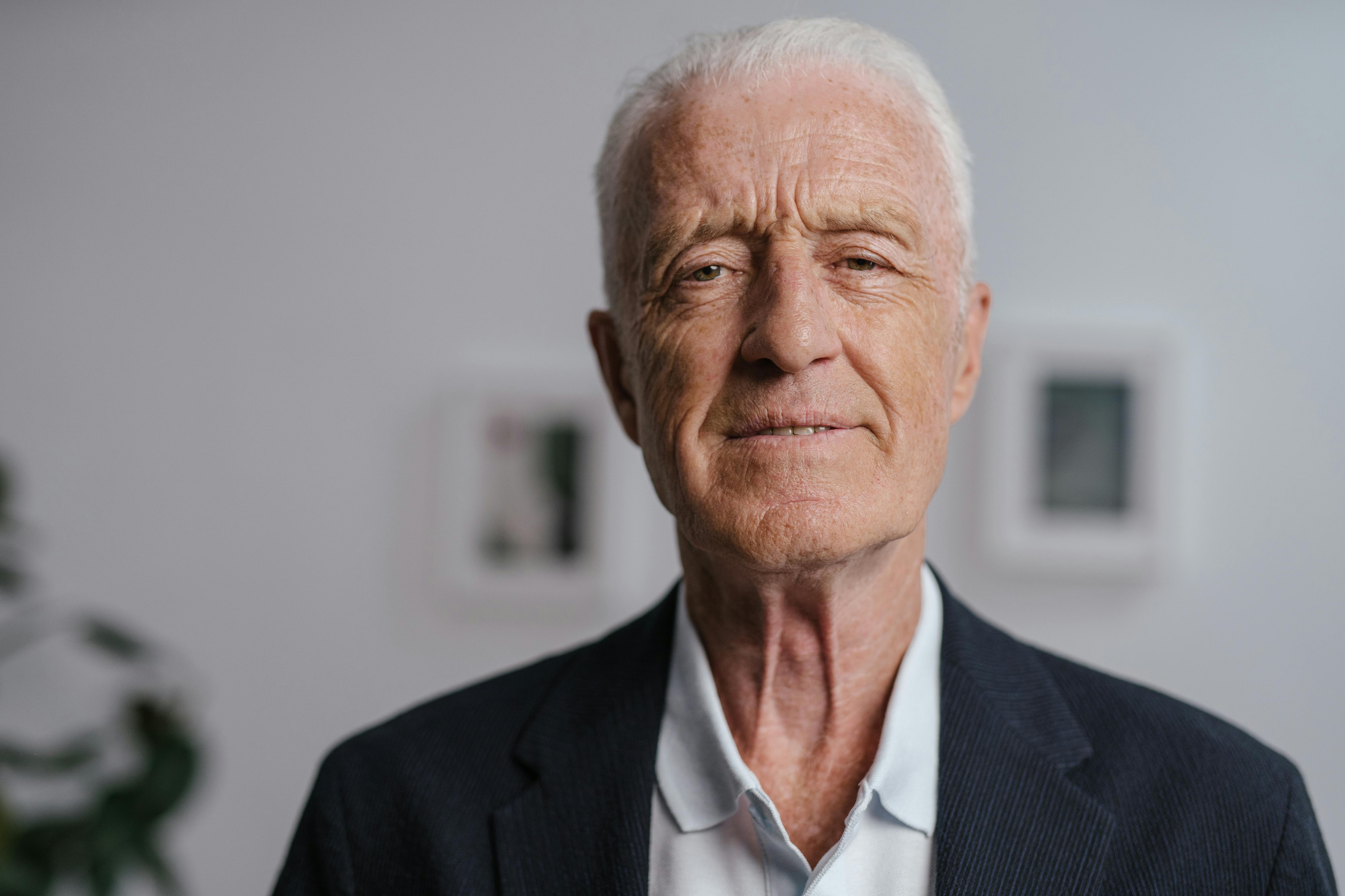 Poważny mężczyzna | Źródło: Pexels