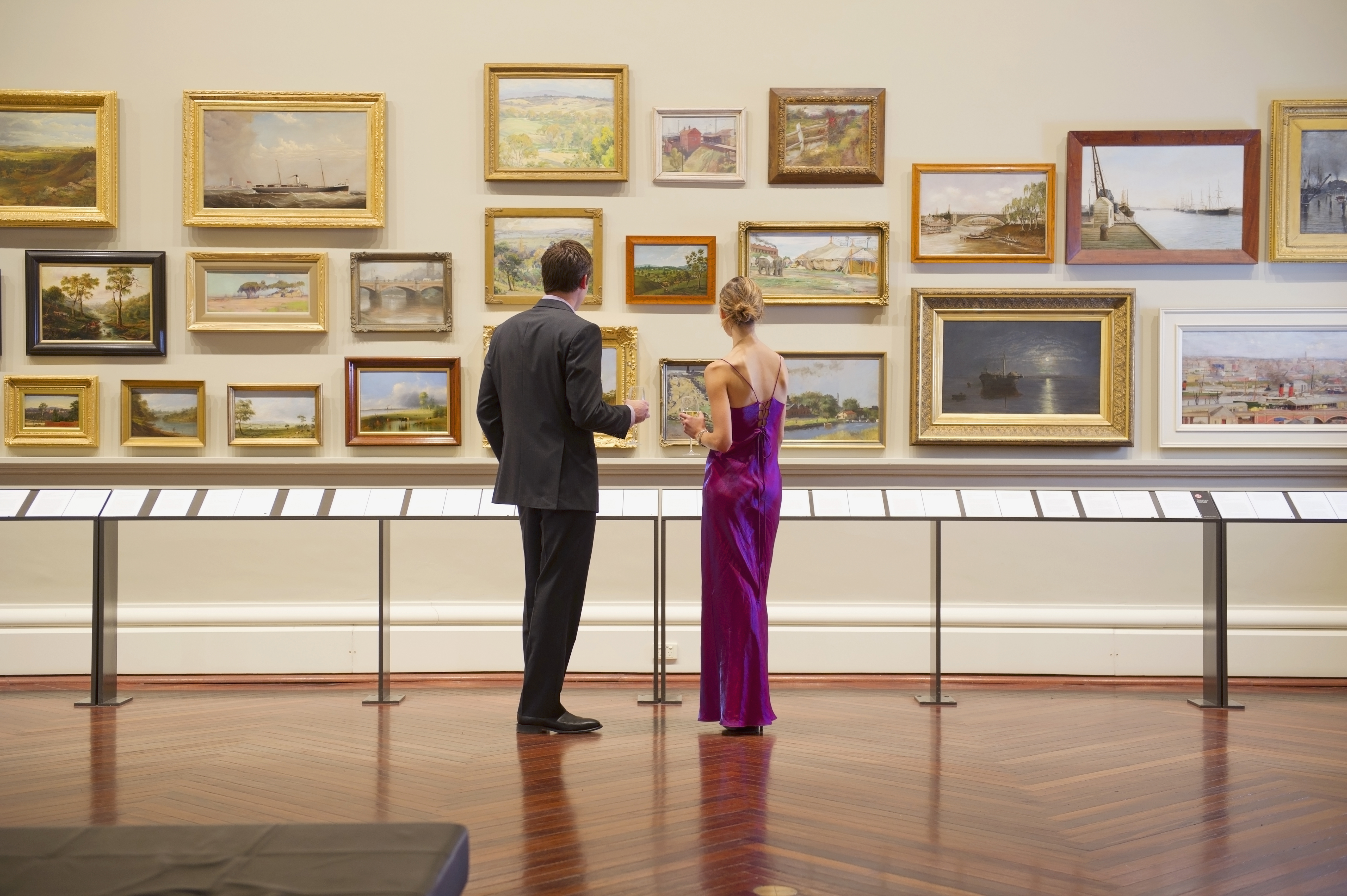Couple in a museum. | Source: Getty Images