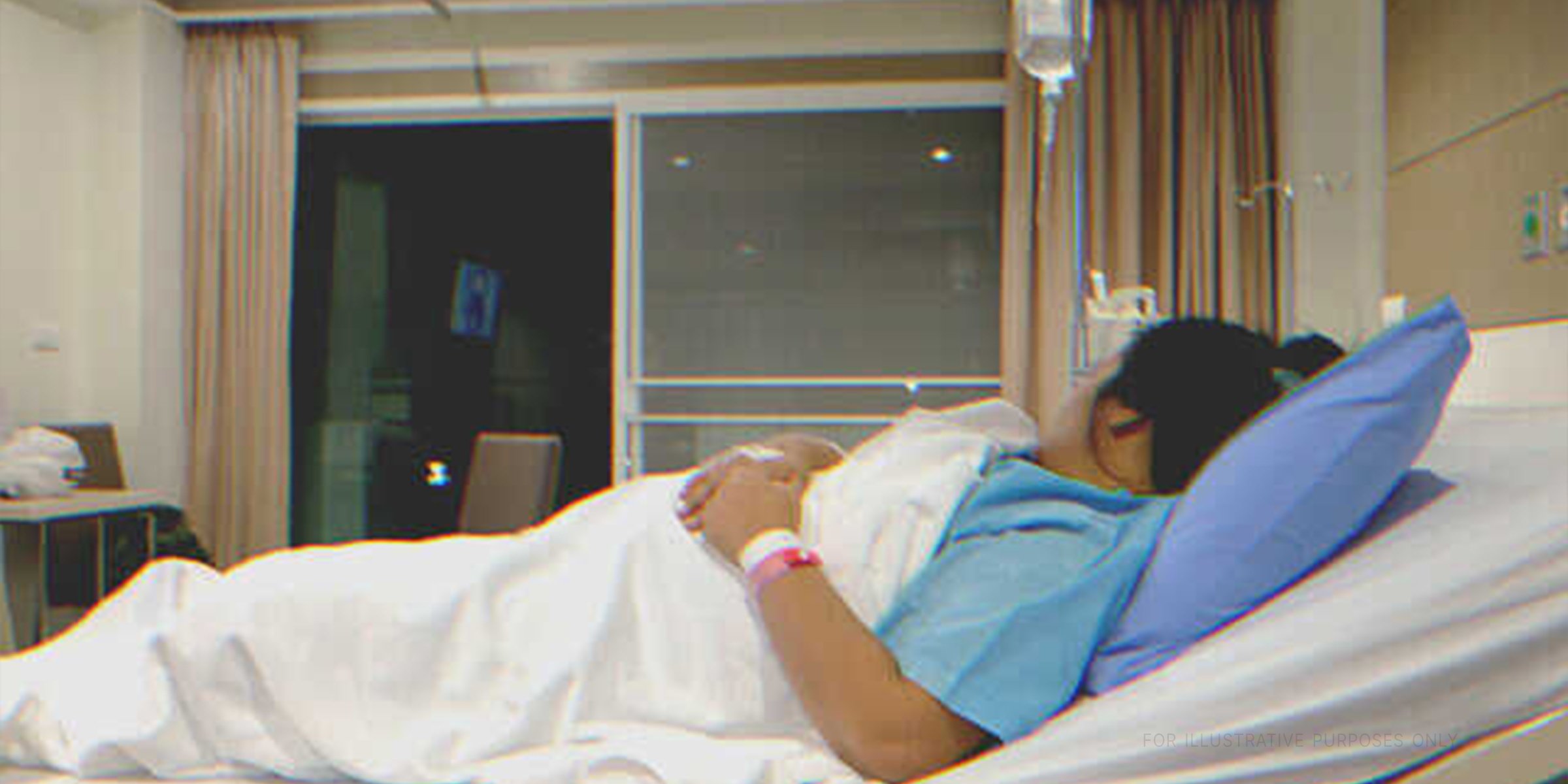 Woman in hospital bed | Source: Shutterstock