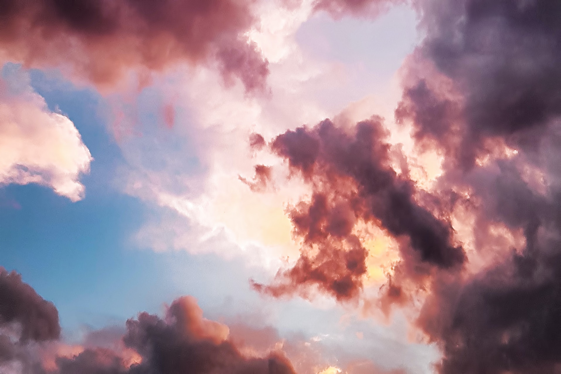 A cloudy sky. │ Source: Pexels