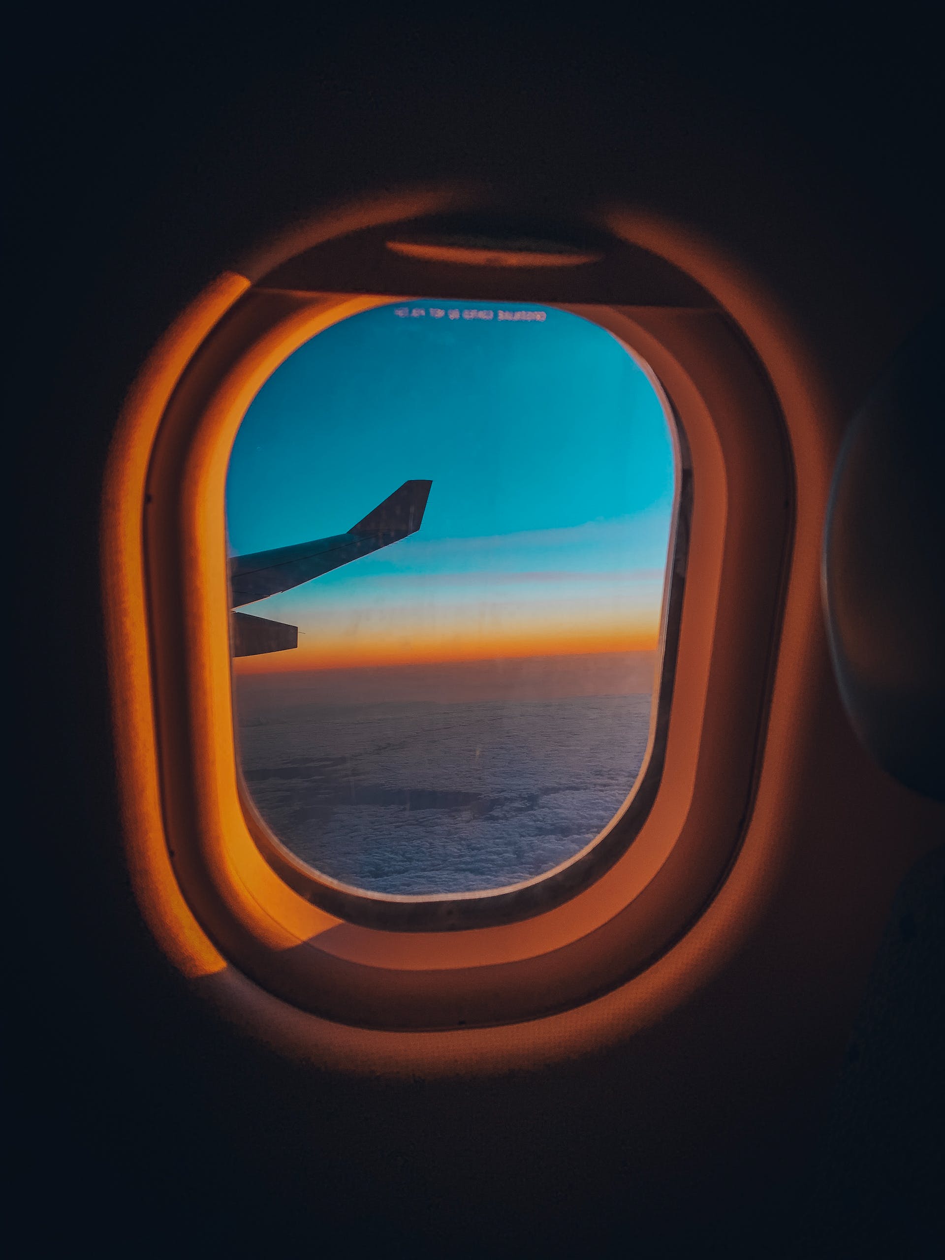A photo of an airplane window | Source: Pexels