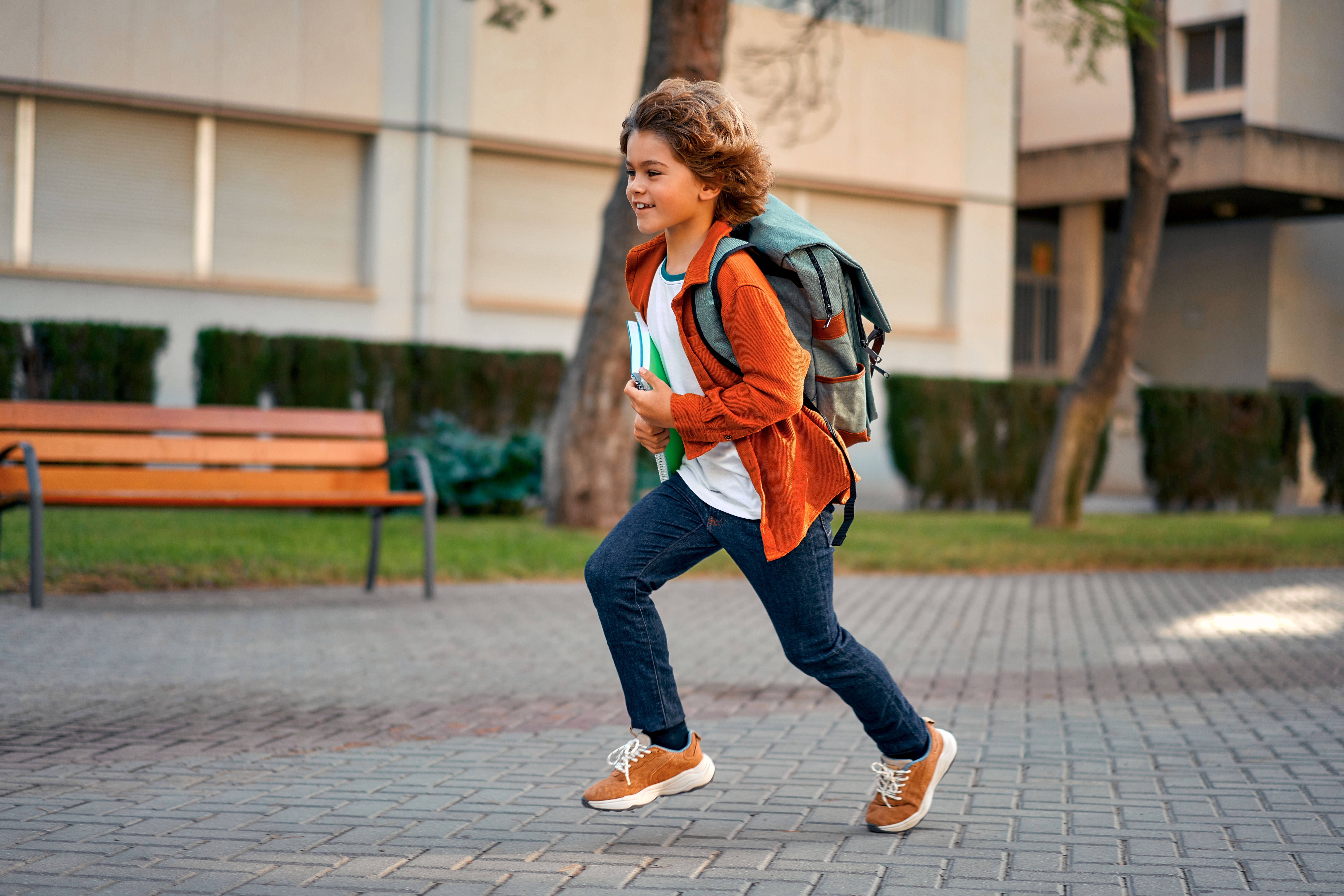 Boy runs to mother. | Source: Shutterstock