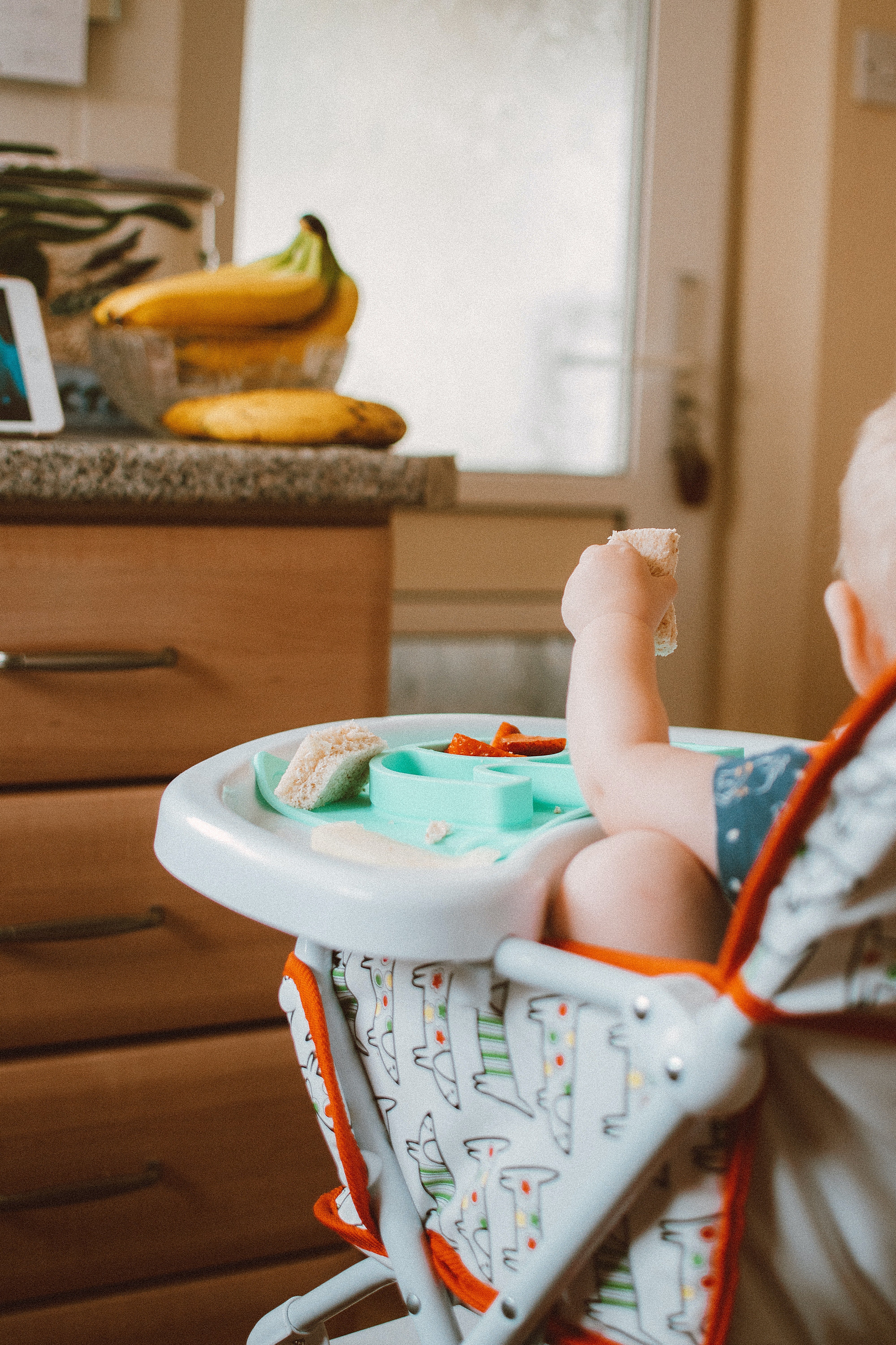 Daisy decided to buy her daughter a feeding chair. | Source: Pexels