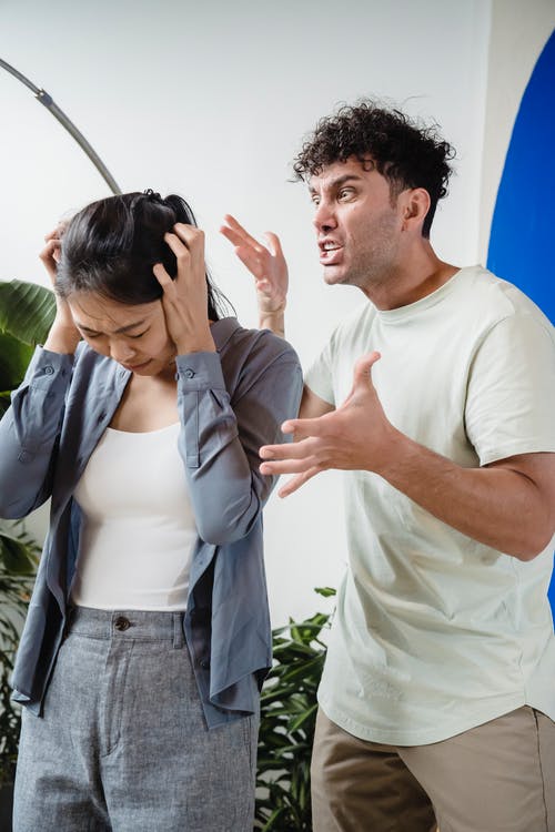 Caleb tried to explain to Lucy that his new work environment was stressing him out. | Source: Tim Weber/ Pexels