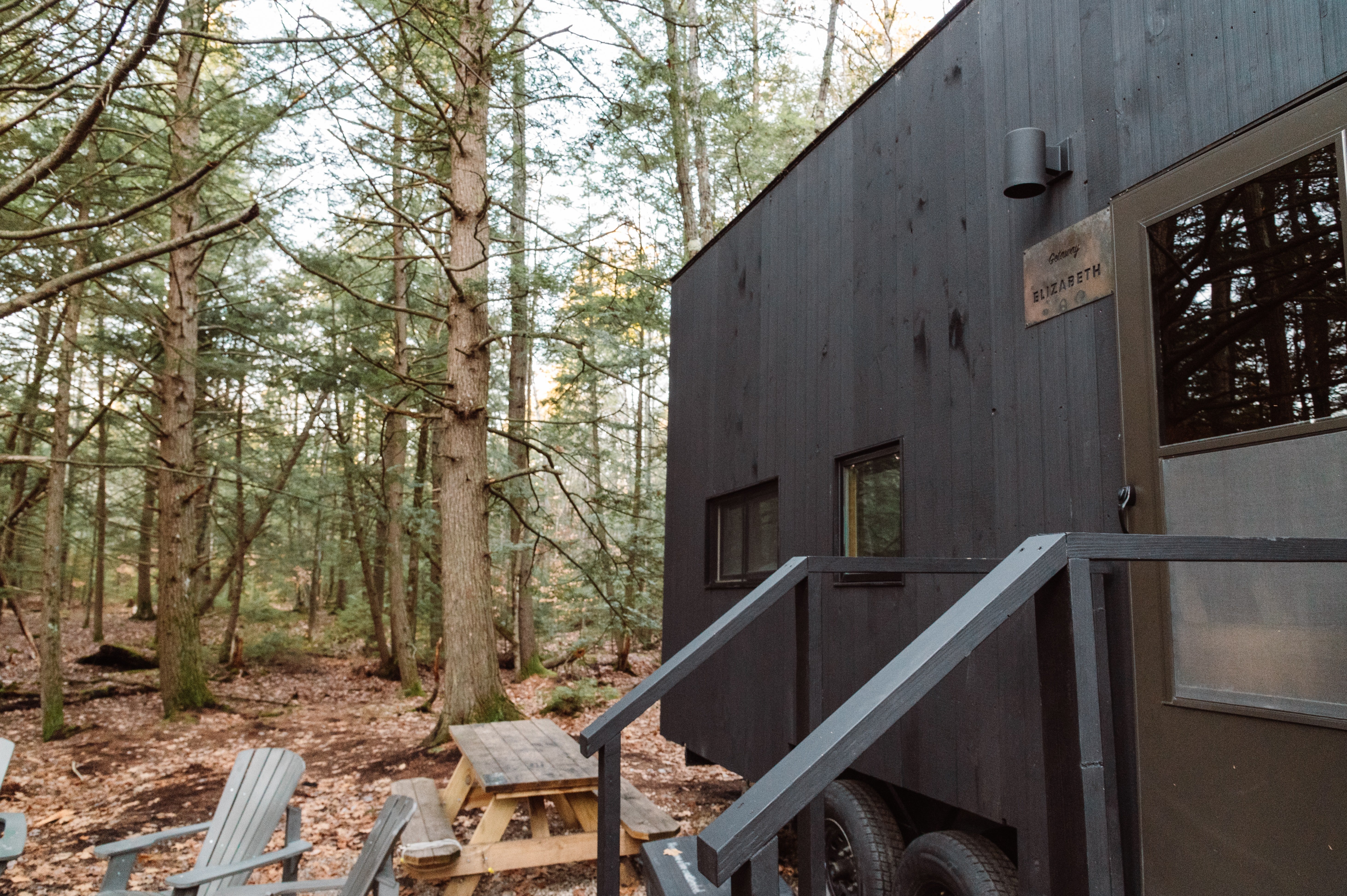 Brian and his mother moved to his grandfather's trailer home. | Source: Pexels