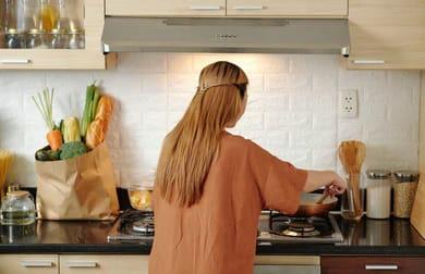 The father and daughter cooked for the children as often as they could. | Source: Shutterstock 