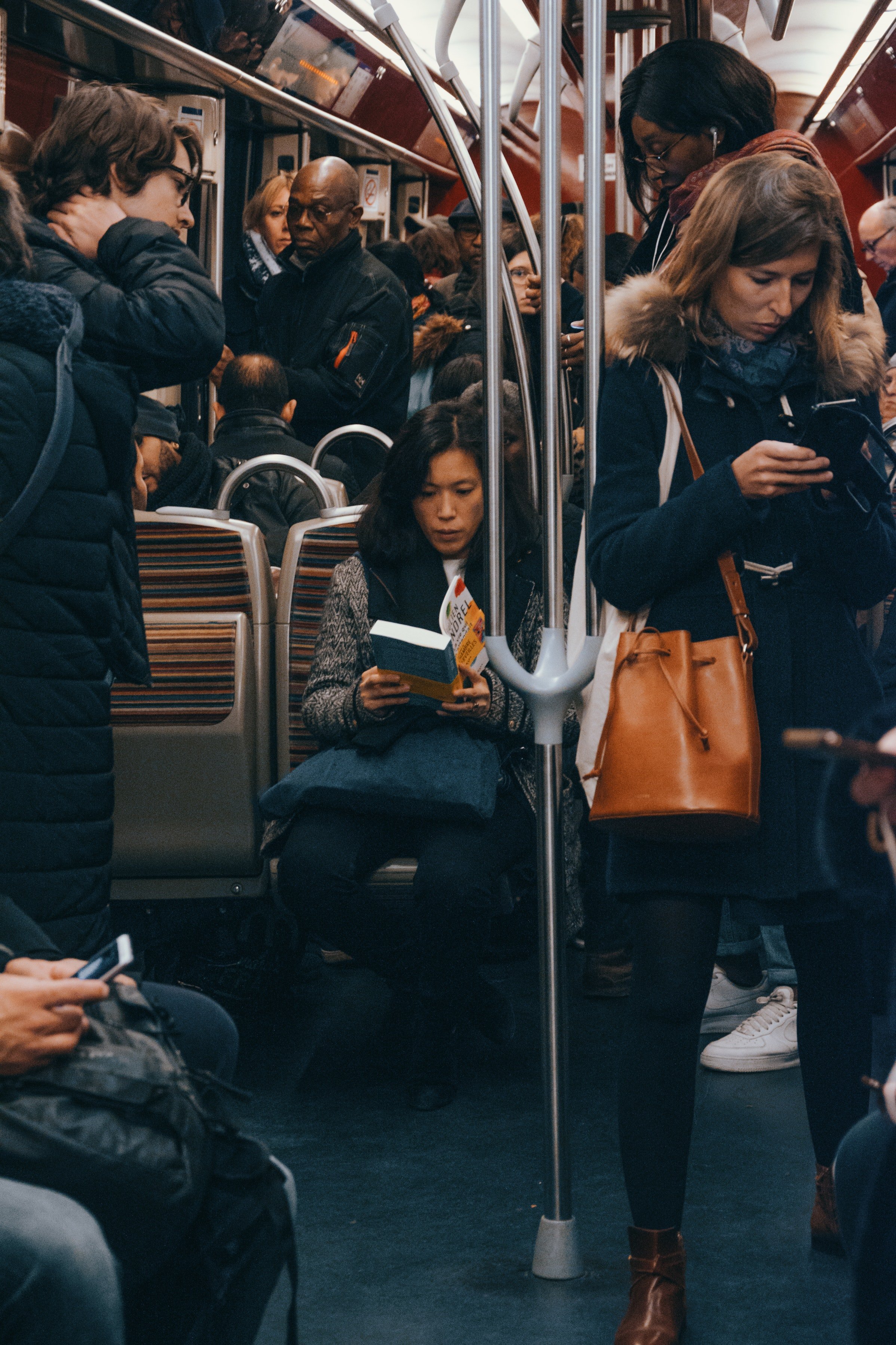 The man ran into the train, dropping his wallet in the process. | Source: Pexels