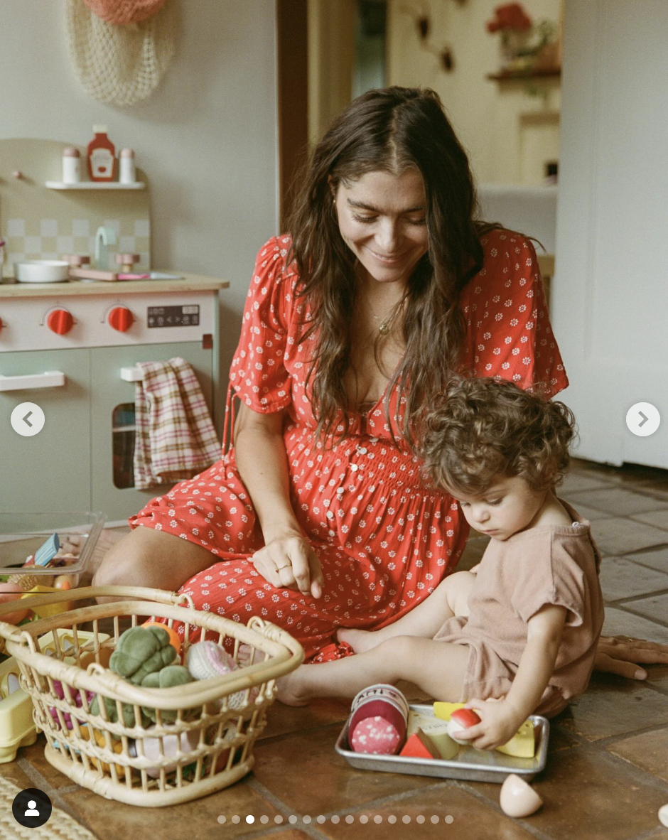 Rebecca Wylie Simms is pictured with her daughter, as seen in a photo dated January 21, 2025 | Source: Instagram/mothermag