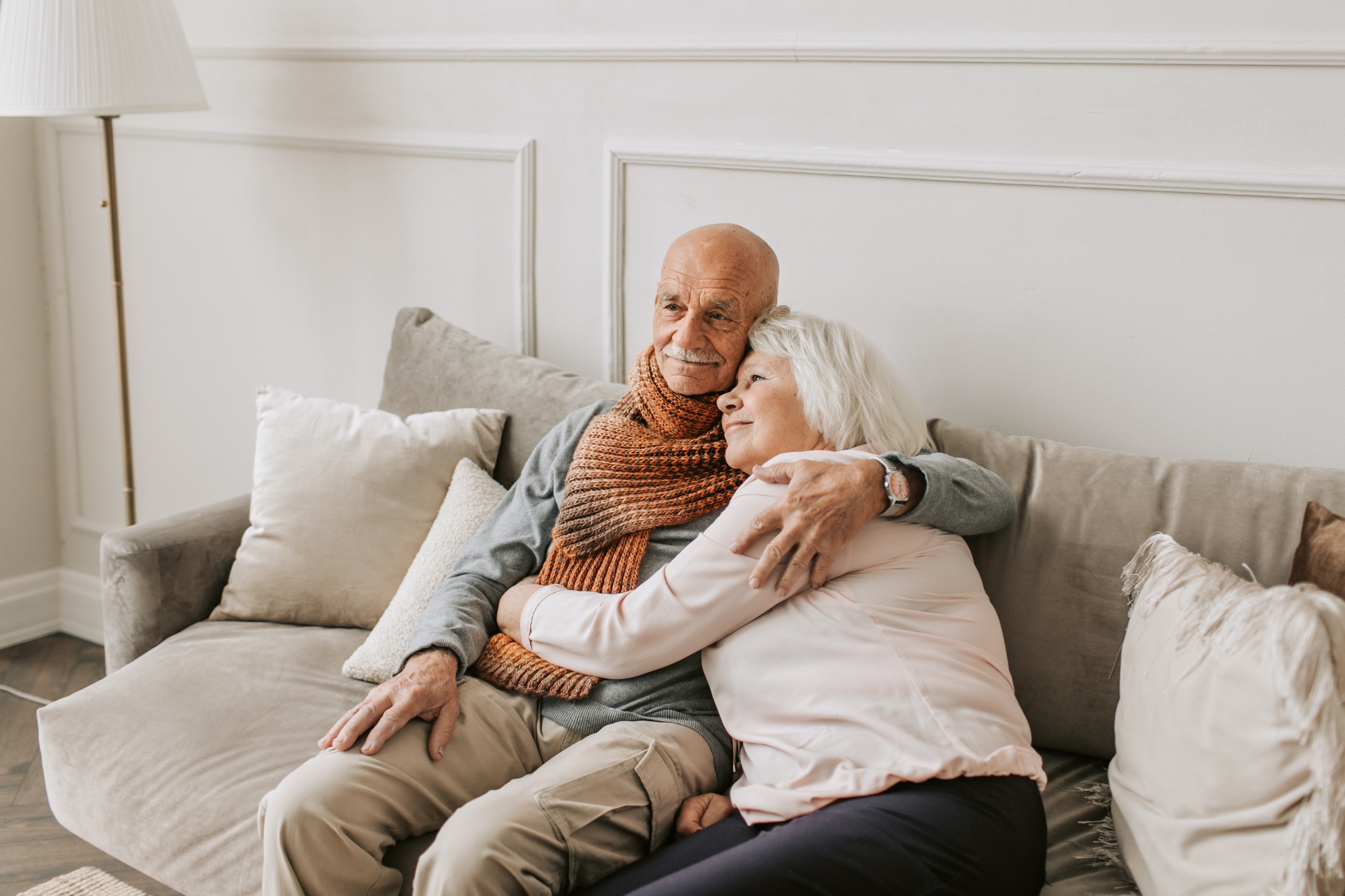 Victoria consoled an agitated Marco and gave him a warm hug. | Source: Pexels