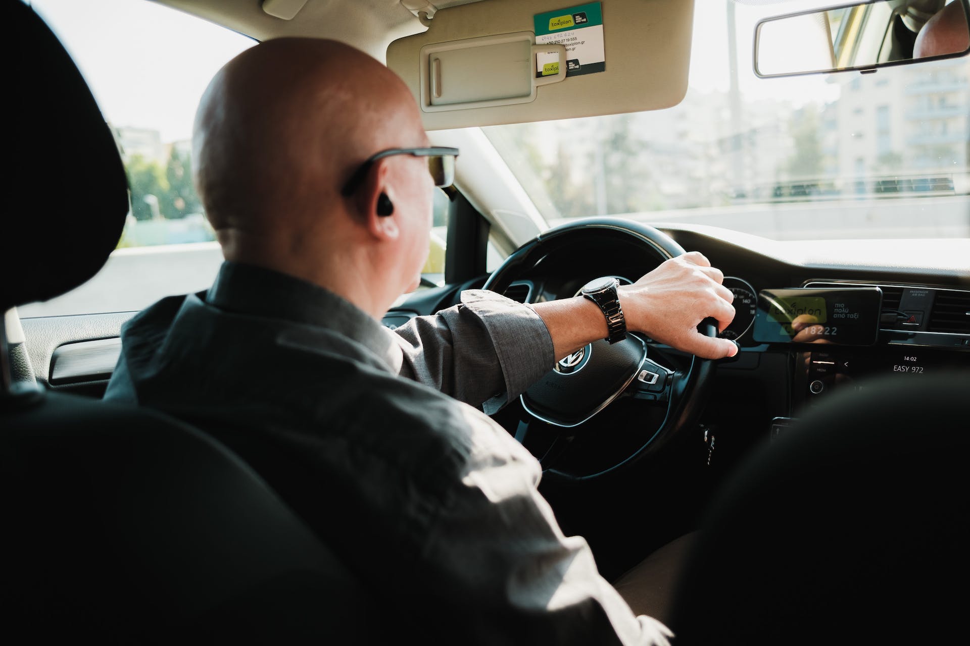 A man driving a car | Source: Pexels