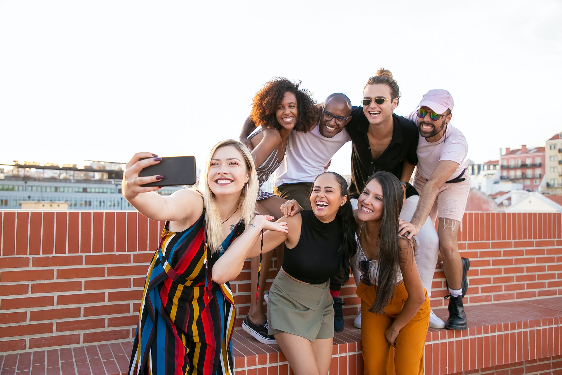 A group of people taking a photo | Source: Pexels